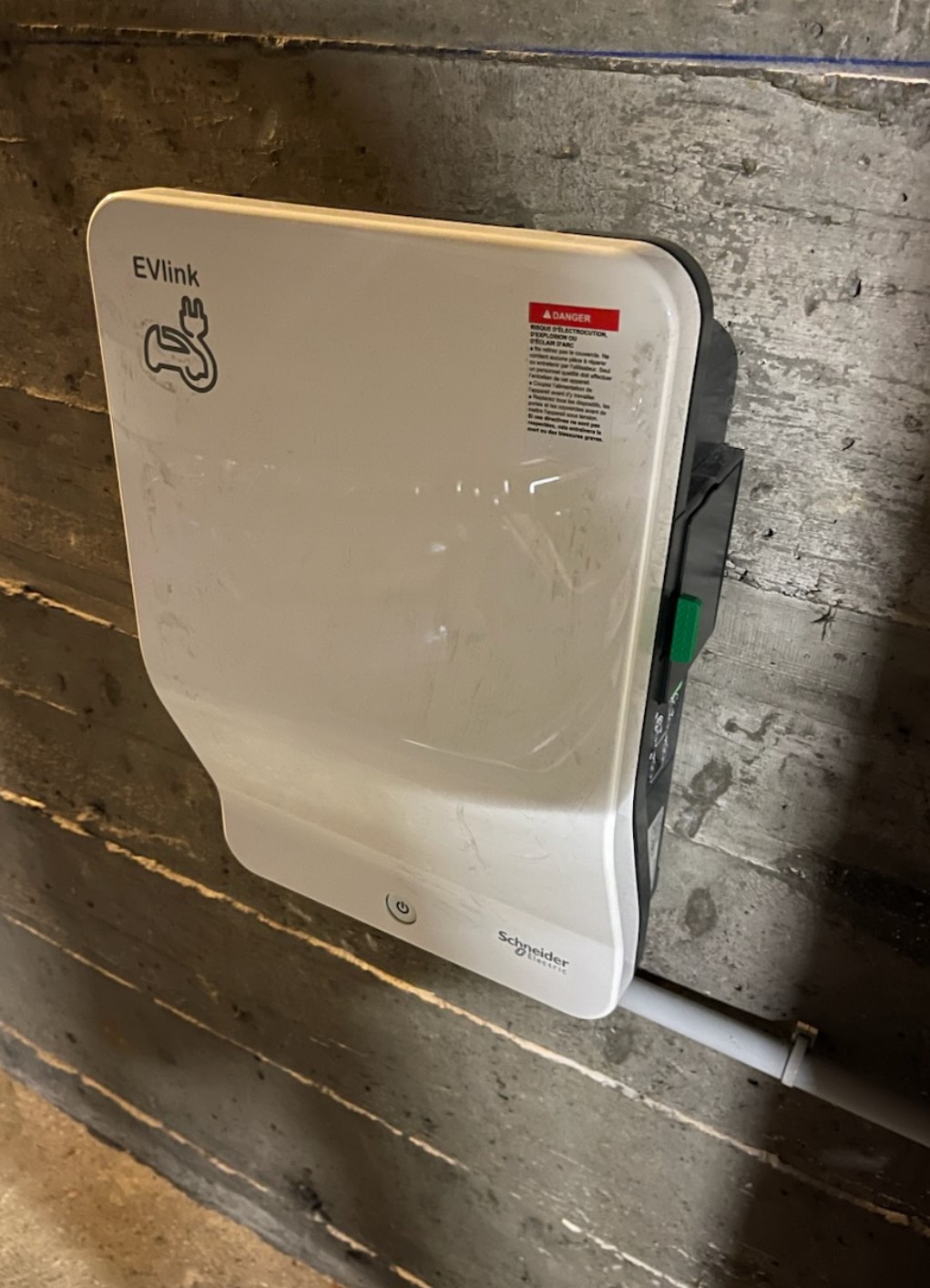 Borne-recharge-Lyon-4eme