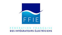 FFIE - Fédération Française des Intégrateurs Électriciens Logo Logo de la FFIE, Fédération Française des Intégrateurs Électriciens. Le symbole bleu carré et dégradé comporte une vague blanche stylisée.